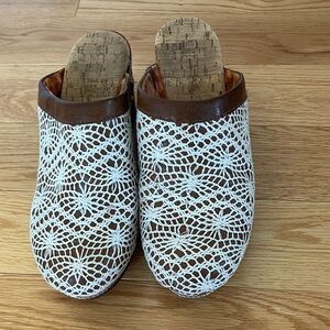 Korks Brown and White Crochet Women's Clogs